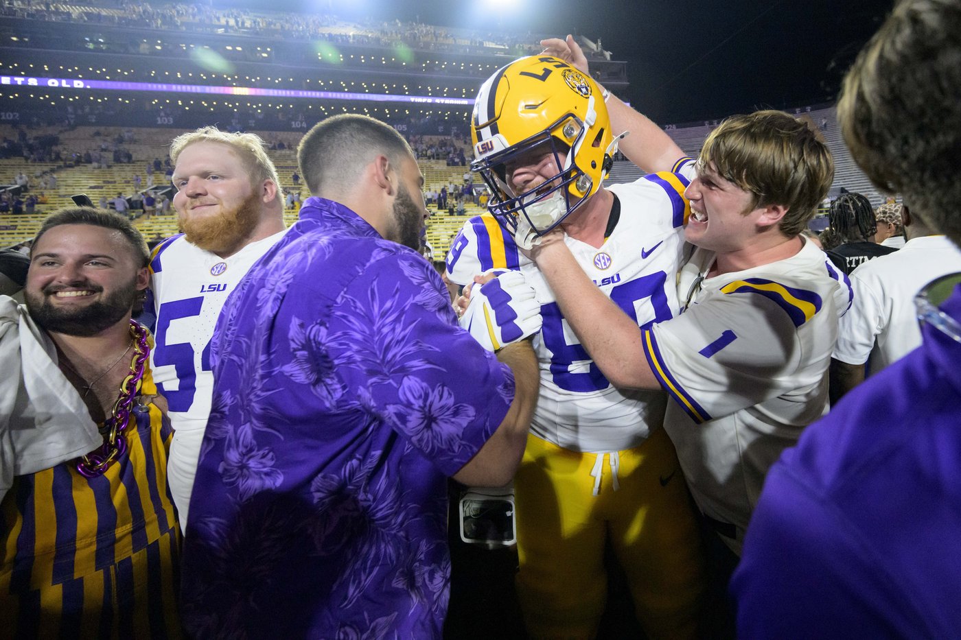 Nussmeier throws late TD passes, No. 13 LSU rallies to beat No. 9 Ole Miss 29-26 in overtime | iNFOnews.ca