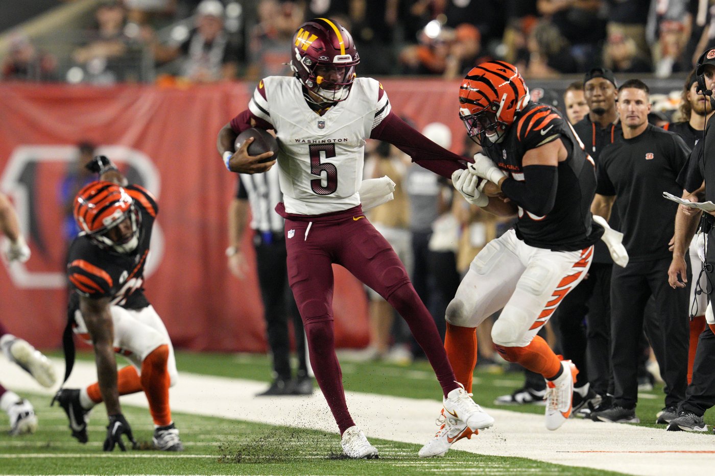 Rookie Jayden Daniels nearly flawless for Commanders in 38-33 win over Bengals | iNFOnews.ca Rookie Jayden Daniels nearly flawless for Commanders in 38-33 win over Bengals | iNFOnews.ca