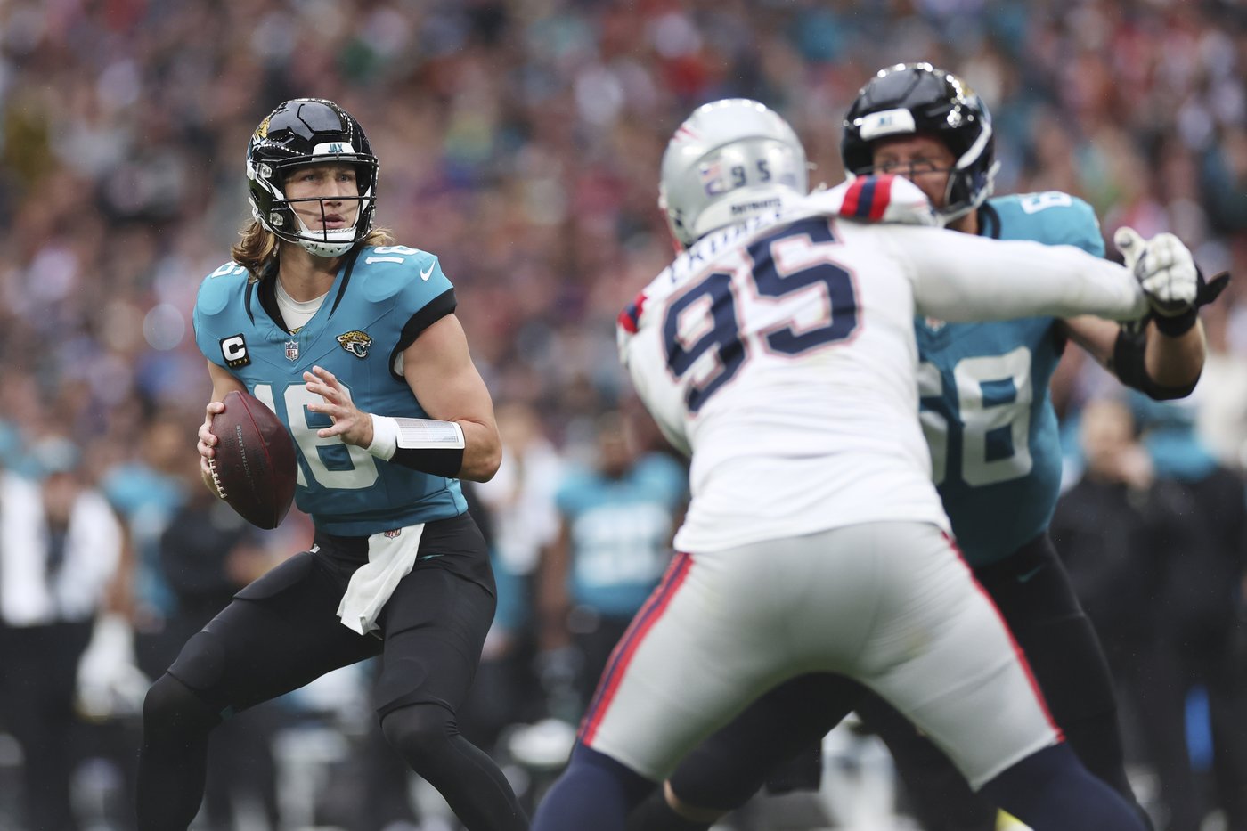 Bigsby scores 2 TDs as Jaguars show fight in 32-16 win over Patriots in London | iNFOnews.ca Bigsby scores 2 TDs as Jaguars show fight in 32-16 win over Patriots in London | iNFOnews.ca