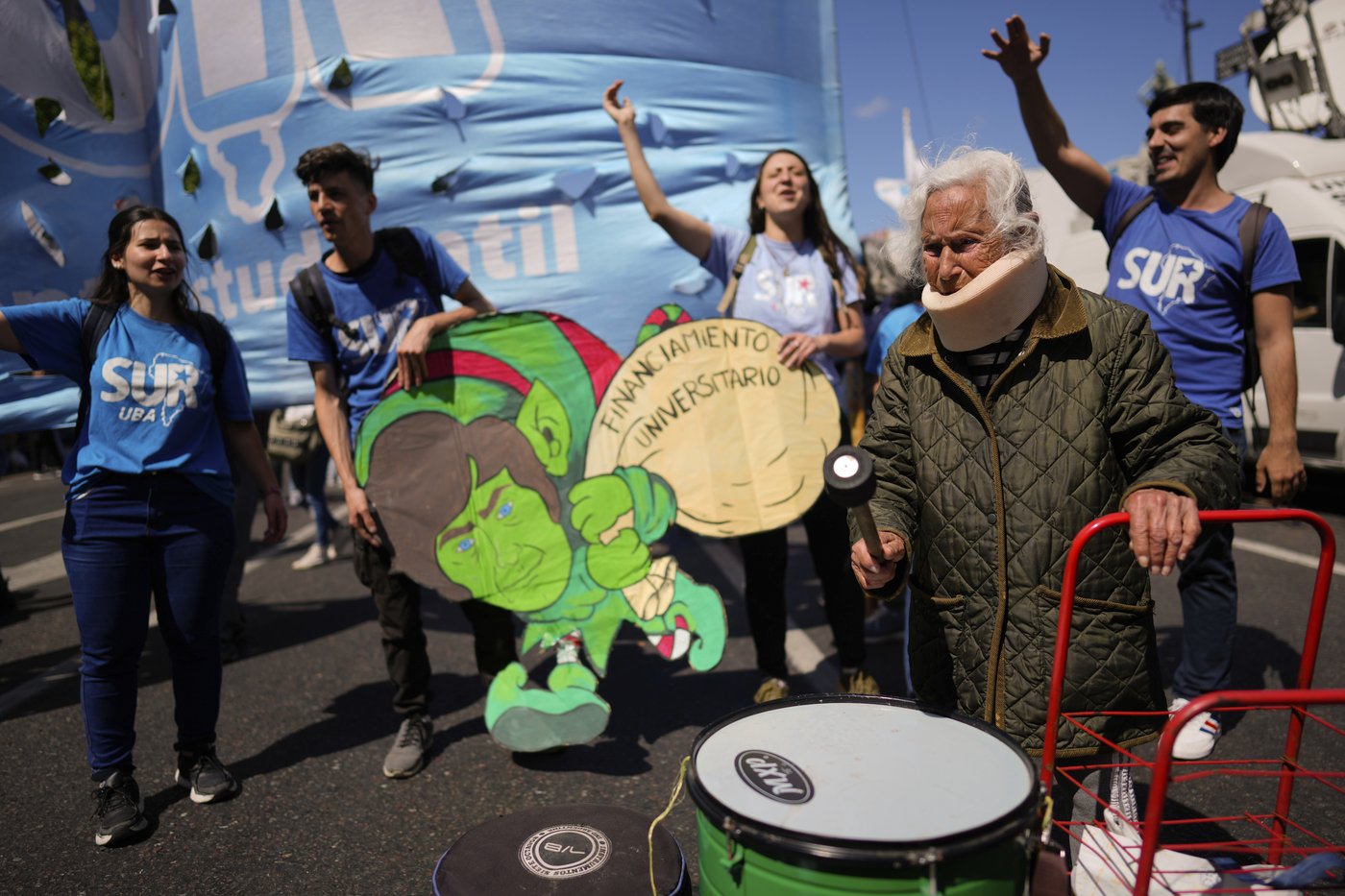 Public university protests escalate in challenge to Argentina's President Milei | iNFOnews.ca