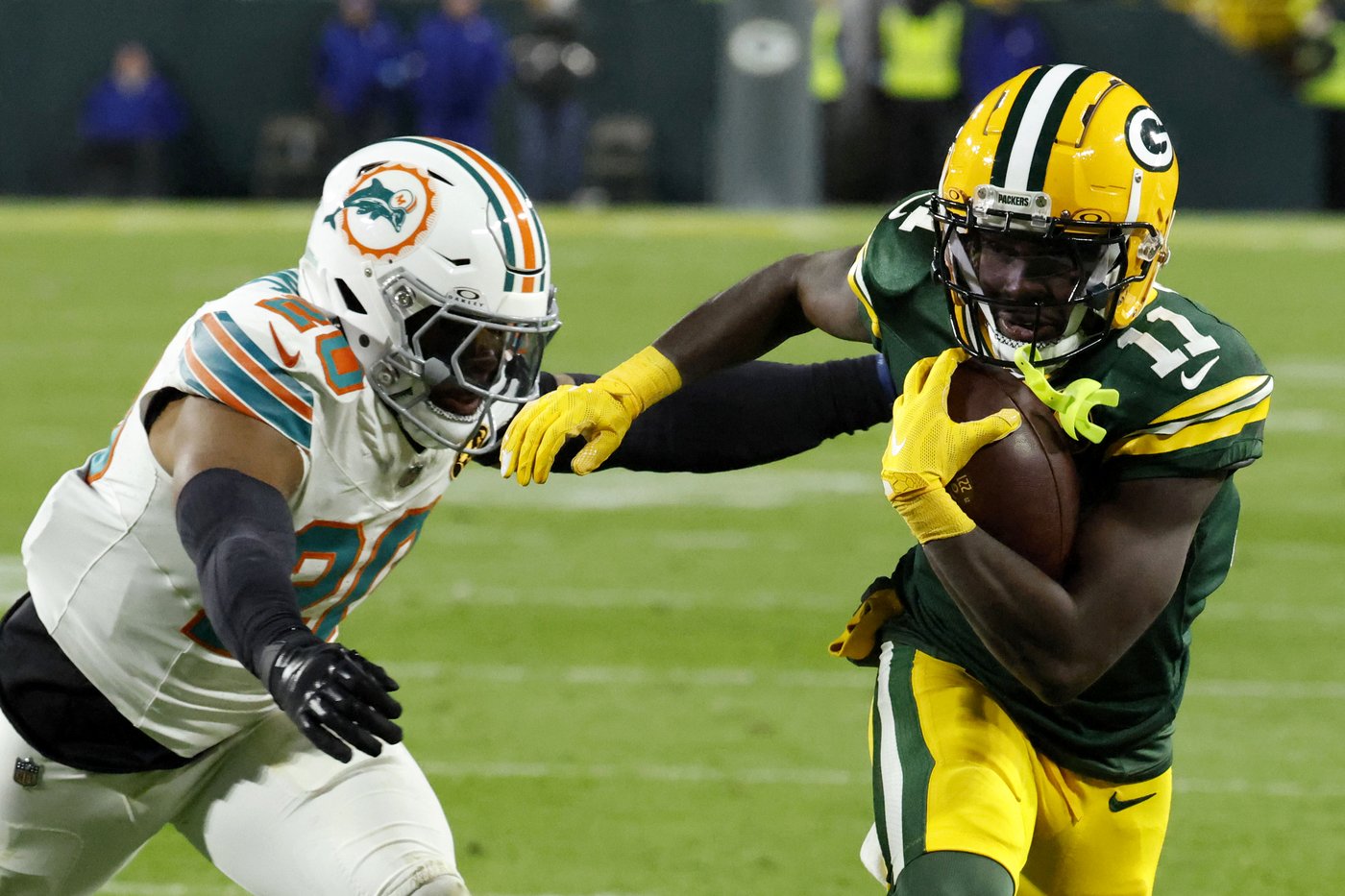 Love connects with Reed on 2 TDs as Packers use fast start to beat Dolphins 30-17 | iNFOnews.ca