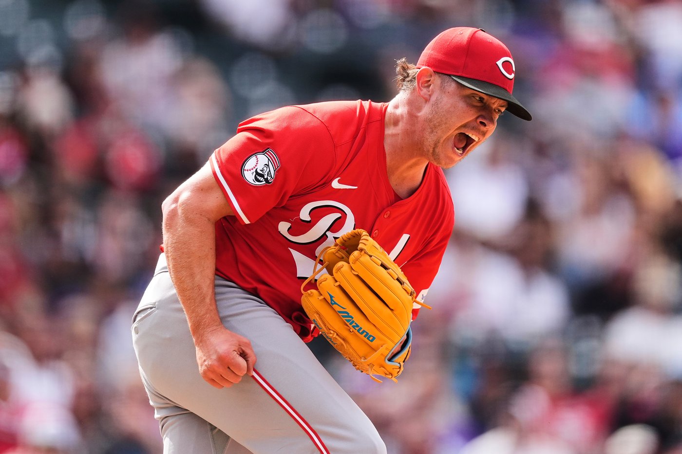 Rockies lose for 13th time in 14 games, fall 6-4 to Reds as Hays homers twice | iNFOnews.ca