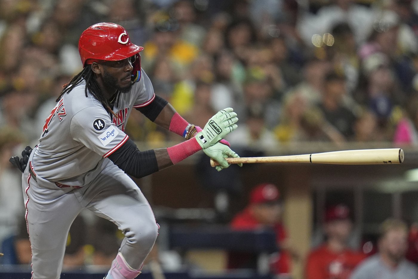 De La Cruz and Andujar lead late rally that gives the Reds a 2-1 win over the Padres | iNFOnews.ca