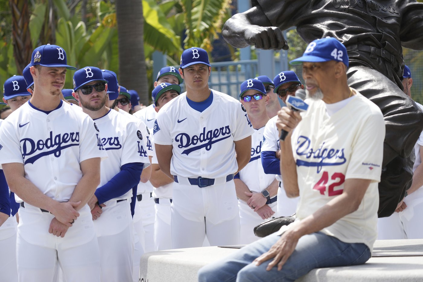 Baseball celebrates Jackie Robinson's legacy on 78th anniversary of breaking color barrier | iNFOnews.ca