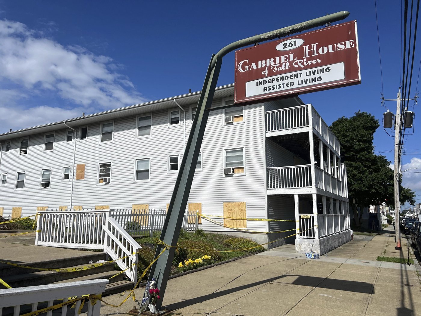 Deadly Massachusetts fire highlights the minimal regulations that govern assisted-living facilities | iNFOnews.ca Deadly Massachusetts fire highlights the minimal regulations that govern assisted-living facilities | iNFOnews.ca