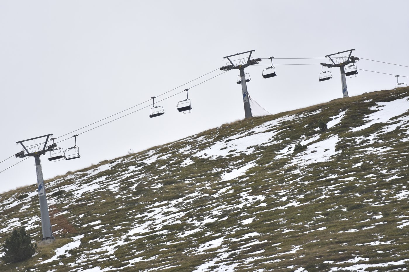 Chairlift accident leaves dozens injured at Spanish ski resort in the Pyrenees | iNFOnews.ca