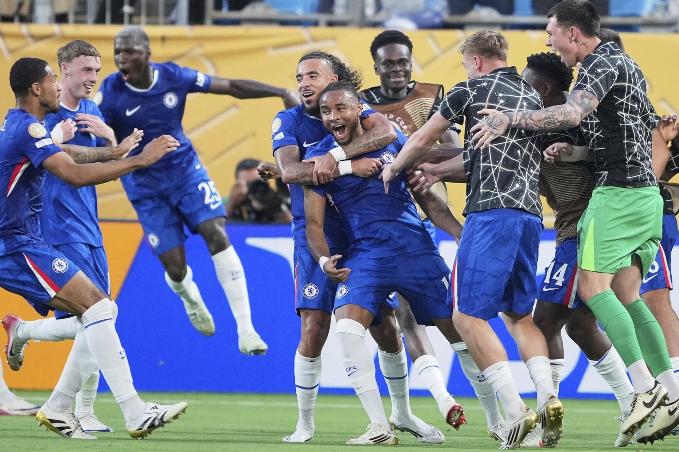 Nkunku's extra-time goal sparks Chelsea to weather-delayed 4-1 win over Benfica in Club World Cup | iNFOnews.ca