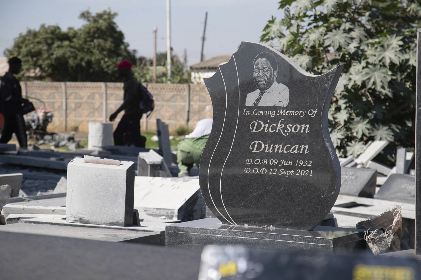 It's the holidays in Zimbabwe. Time to celebrate by unveiling a family tombstone | iNFOnews.ca It's the holidays in Zimbabwe. Time to celebrate by unveiling a family tombstone | iNFOnews.ca