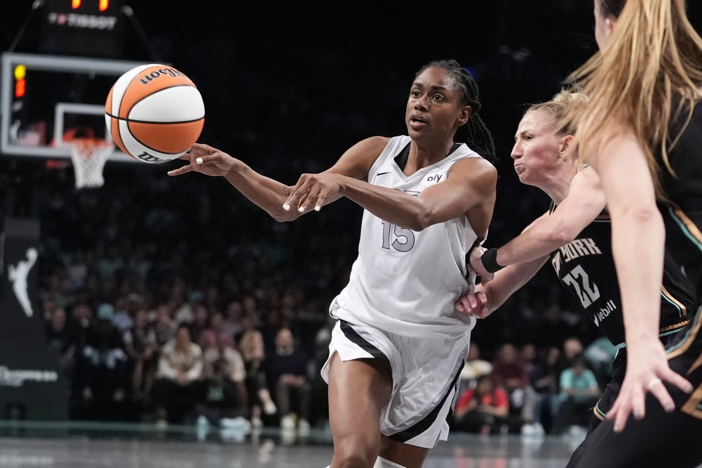 Las Vegas Aces guard Tiffany Hayes wins WNBA Sixth Player of the Year award | iNFOnews.ca Las Vegas Aces guard Tiffany Hayes wins WNBA Sixth Player of the Year award | iNFOnews.ca