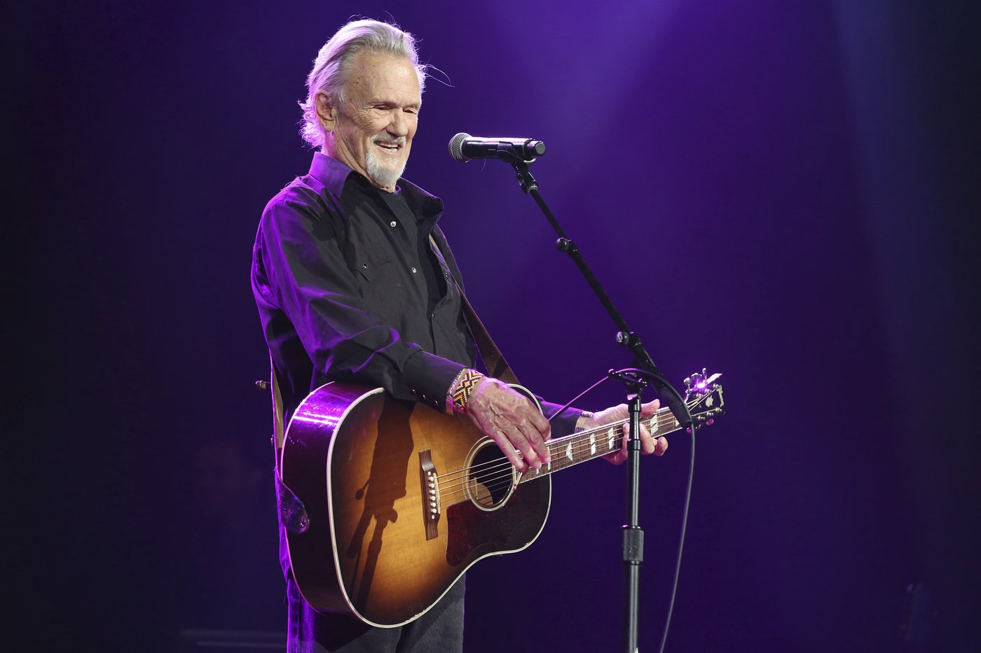 Barbra Streisand, Dolly Parton, Martin Scorsese and more stars pay tribute to Kris Kristofferson | iNFOnews.ca