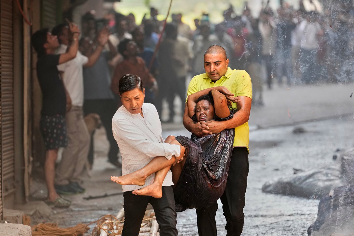Fire sweeps through a New Delhi building, killing at least 21 people | iNhome Fire sweeps through a New Delhi building, killing at least 21 people | iNhome