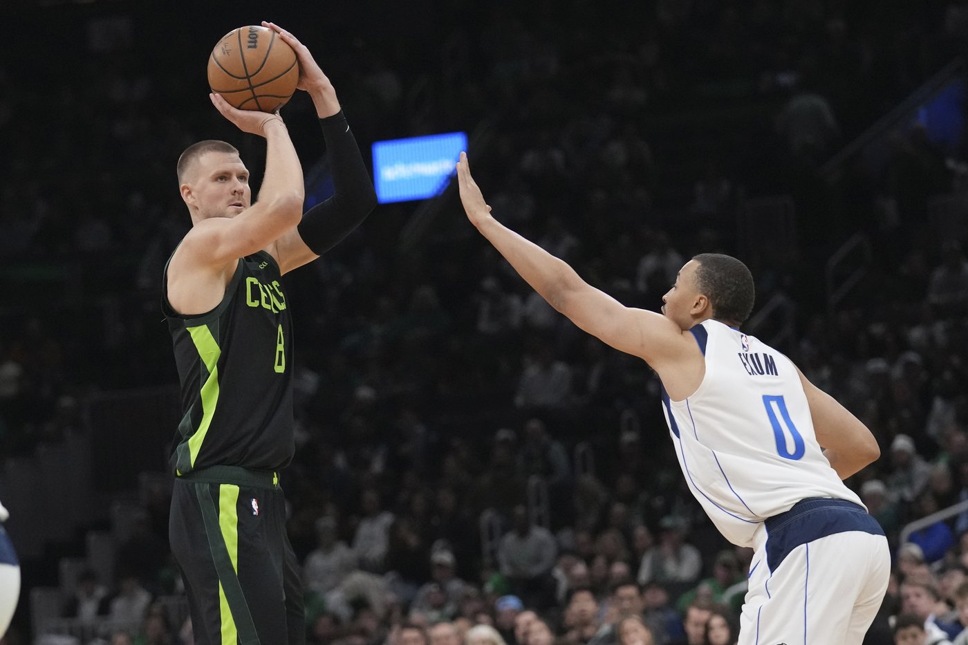 Klay Thompson scores 25 to lead Mavericks to 127-120 win over Boston as Davis delays Dallas debut | iNFOnews.ca Klay Thompson scores 25 to lead Mavericks to 127-120 win over Boston as Davis delays Dallas debut | iNFOnews.ca
