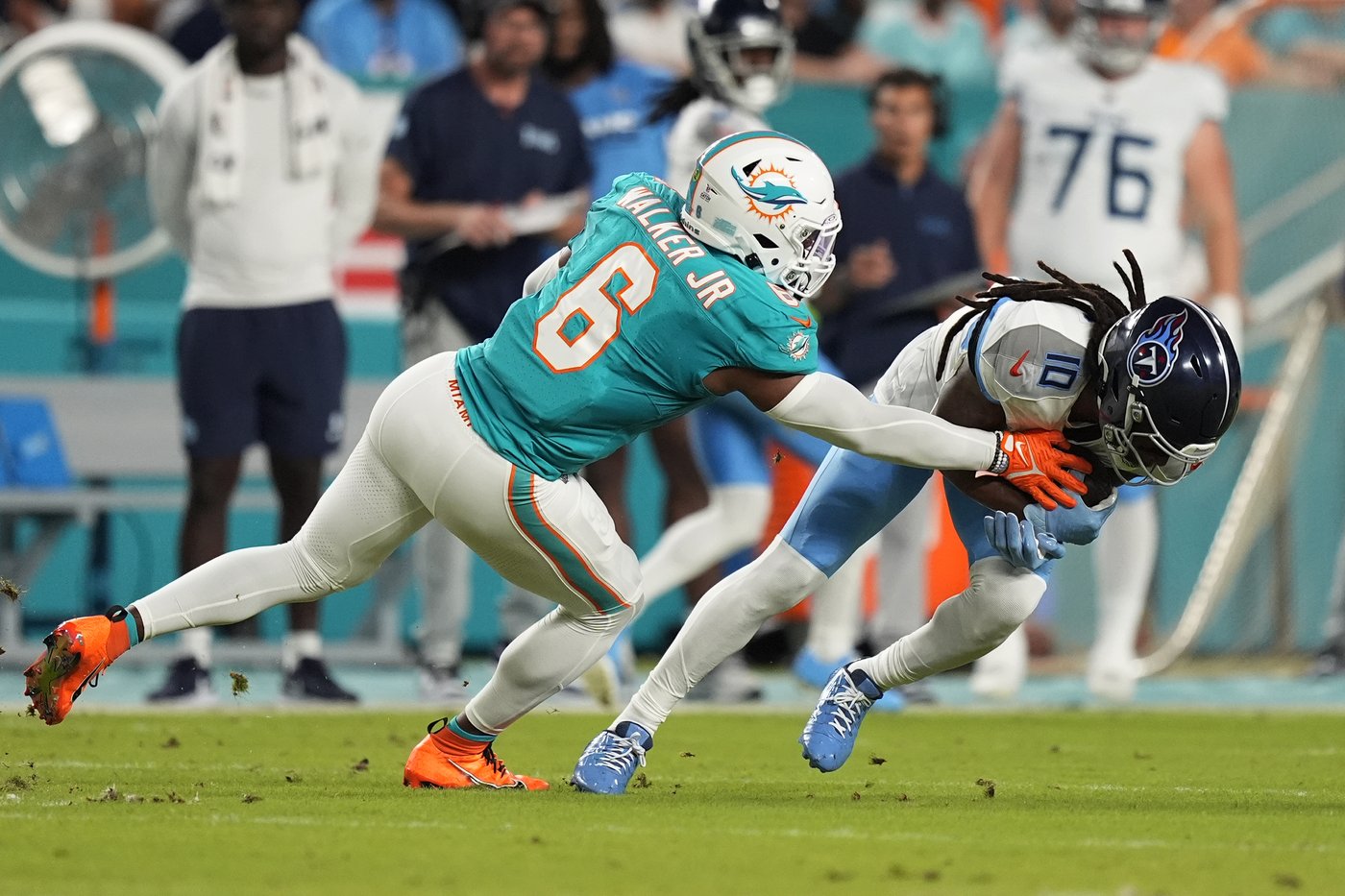 Chiefs finalize trade with Titans for 3-time All-Pro wide receiver DeAndre Hopkins | iNFOnews.ca