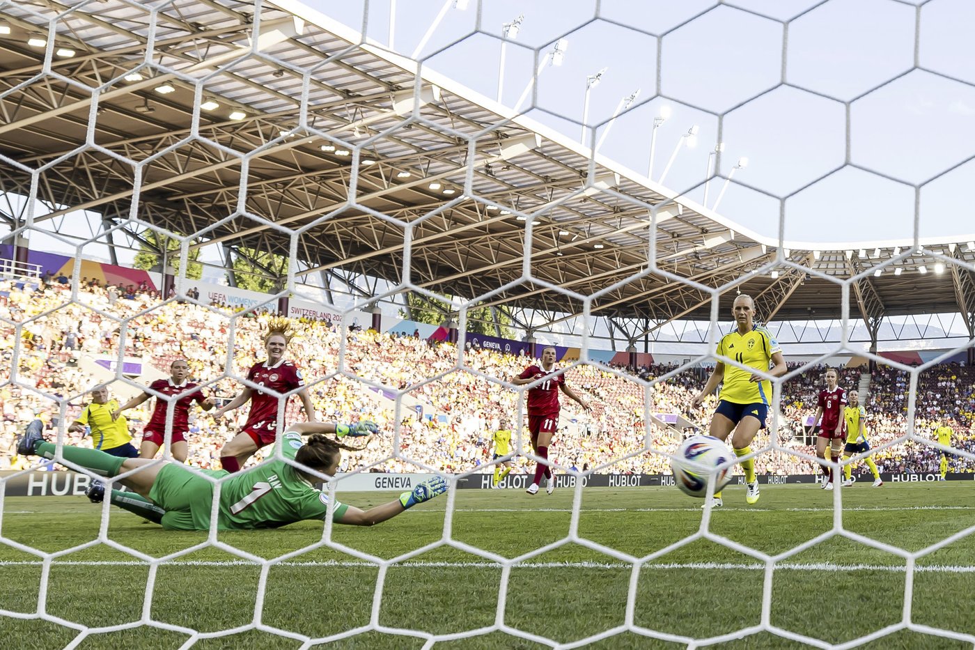Euro 2025: Sweden beats Denmark yet again this year on Filippa Angeldahl's goal | iNFOnews.ca