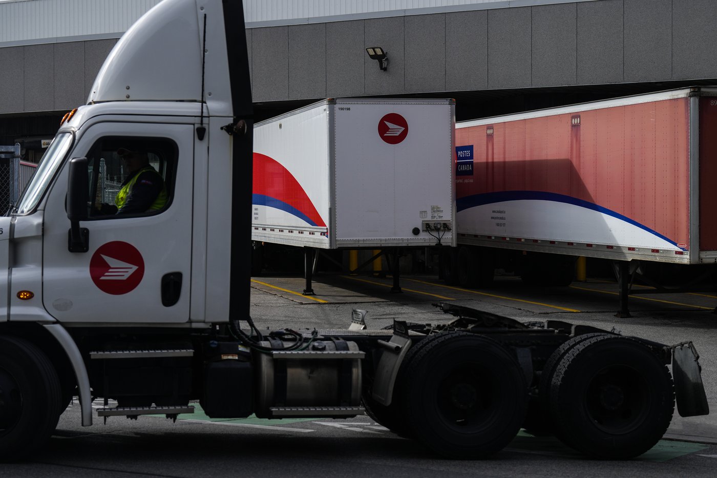 In the news today: Canada Post workers go on strike Friday | iNFOnews.ca In the news today: Canada Post workers go on strike Friday | iNFOnews.ca