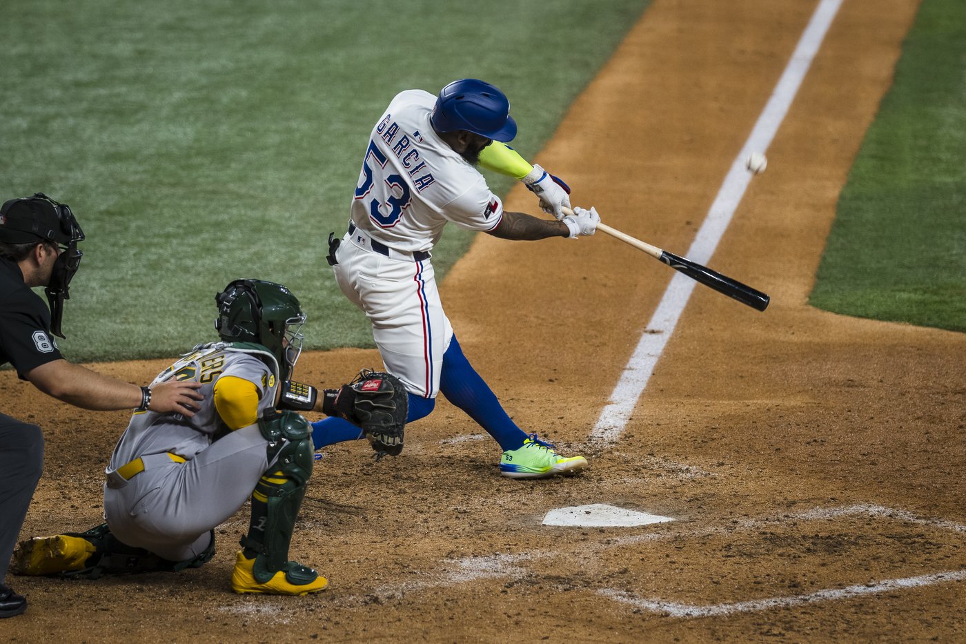 Soderstrom hits a 2-run double as the A's knock off the Rangers 2-1 | iNFOnews.ca