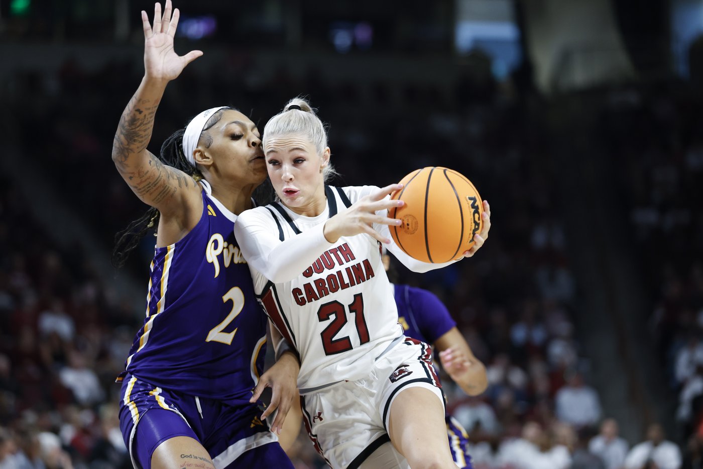 Kitts scored 14 points in No. 1 South Carolina's 42nd straight win, 95-44, over East Carolina | iNFOnews.ca Kitts scored 14 points in No. 1 South Carolina's 42nd straight win, 95-44, over East Carolina | iNFOnews.ca