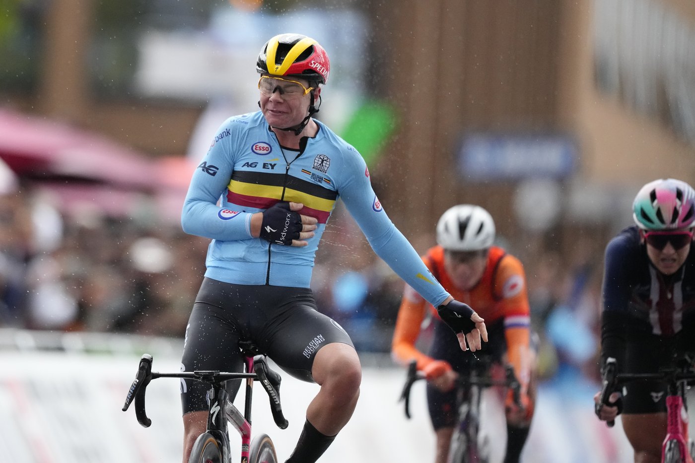 Lotte Kopecky defends women's road title at world cycling championship | iNFOnews.ca Lotte Kopecky defends women's road title at world cycling championship | iNFOnews.ca
