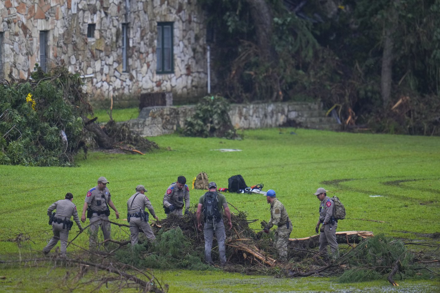 PHOTO COLLECTION: Texas floods leave dozens dead and missing as rescuers search devastated landscape | iNFOnews.ca PHOTO COLLECTION: Texas floods leave dozens dead and missing as rescuers search devastated landscape | iNFOnews.ca