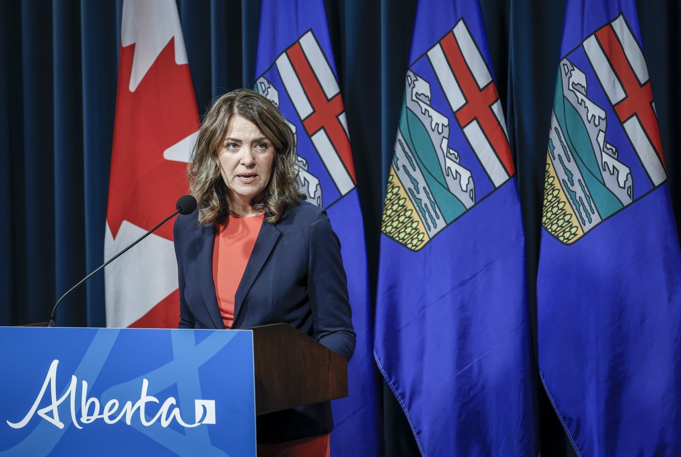 Alberta's Smith supportive of new major projects, says pipeline negotiation ongoing | iNFOnews.ca Alberta's Smith supportive of new major projects, says pipeline negotiation ongoing | iNFOnews.ca