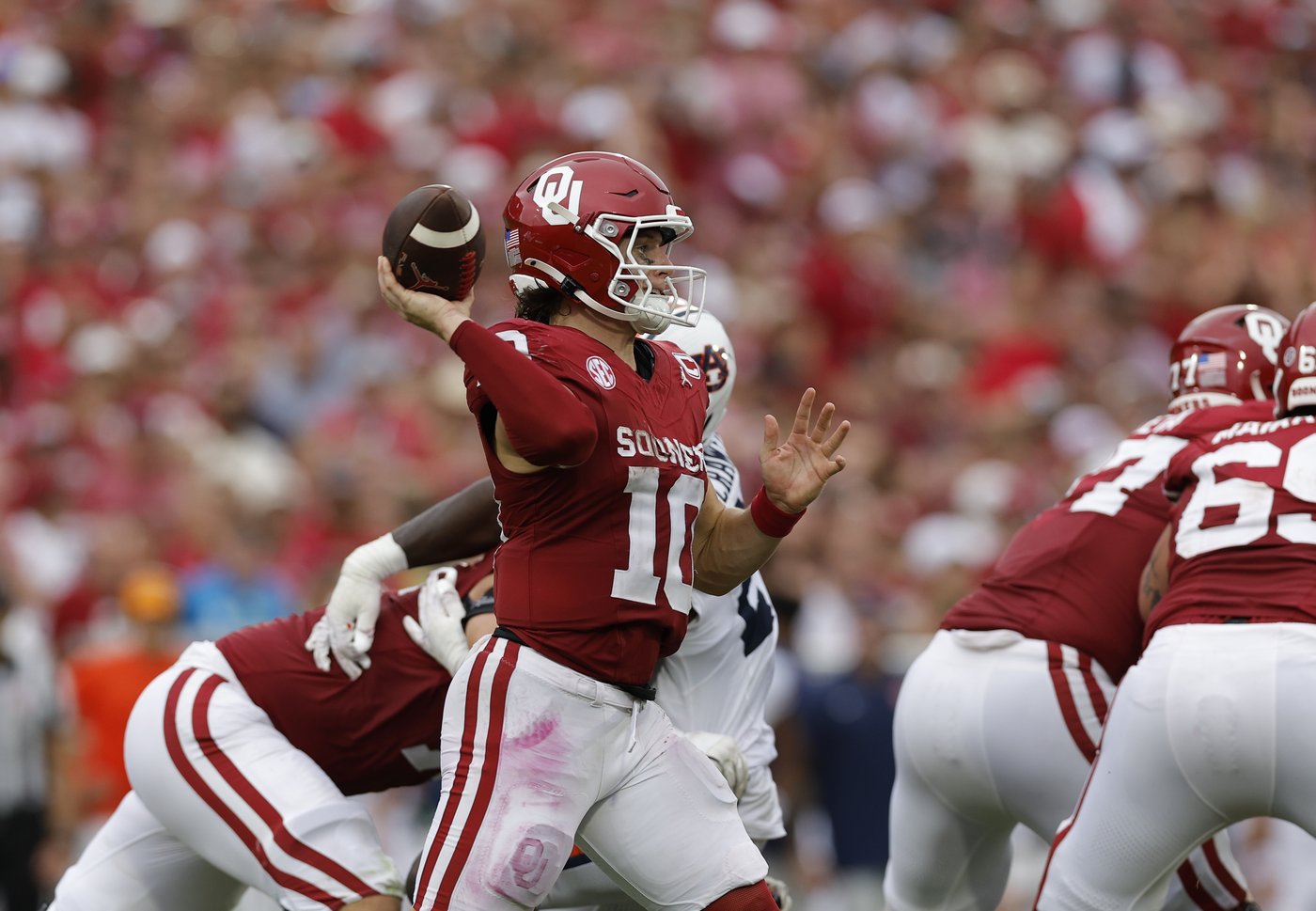 Oklahoma QB John Mateer to undergo surgery on throwing hand; expected to return this season | iNFOnews.ca