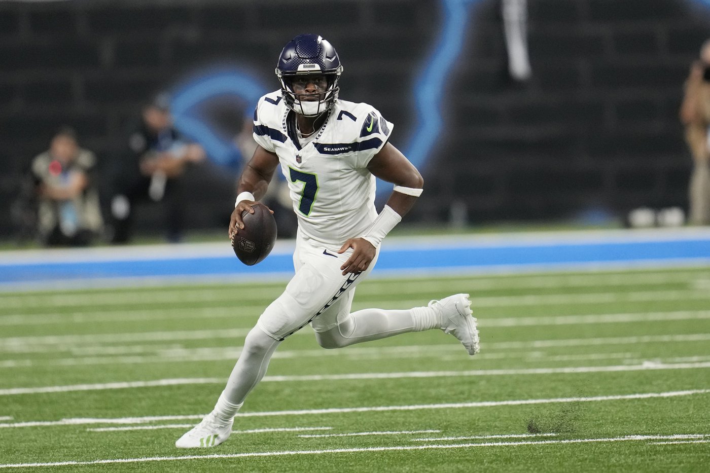 Seahawks face short week trying to rebound from first loss hosting rested Giants | iNFOnews.ca