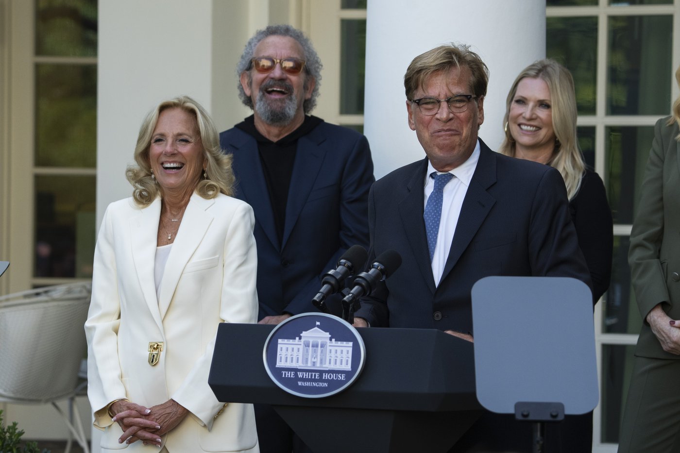 'The West Wing' cast visits the White House for a 25th anniversary party | iNFOnews.ca