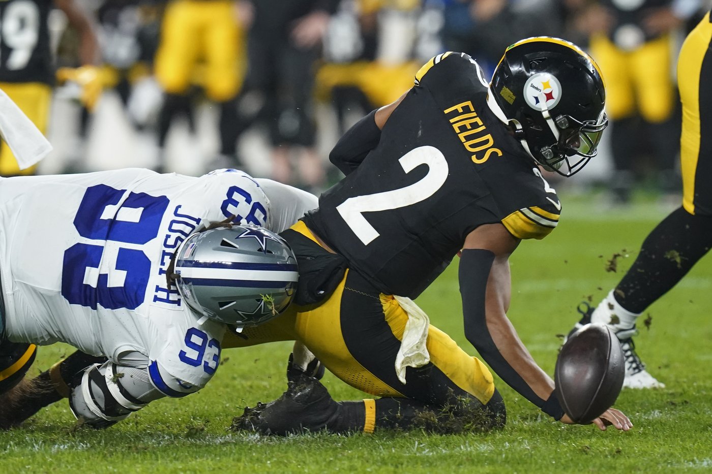 Steelers have cooled after their hot start and coach Mike Tomlin faces a choice at QB | iNFOnews.ca Steelers have cooled after their hot start and coach Mike Tomlin faces a choice at QB | iNFOnews.ca