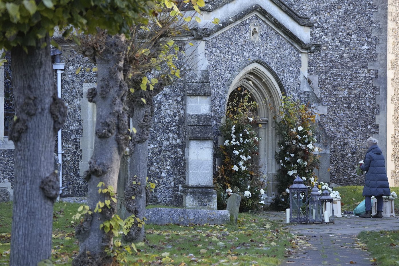 Liam Payne's One Direction bandmates among the mourners at singer's funeral | iNFOnews.ca