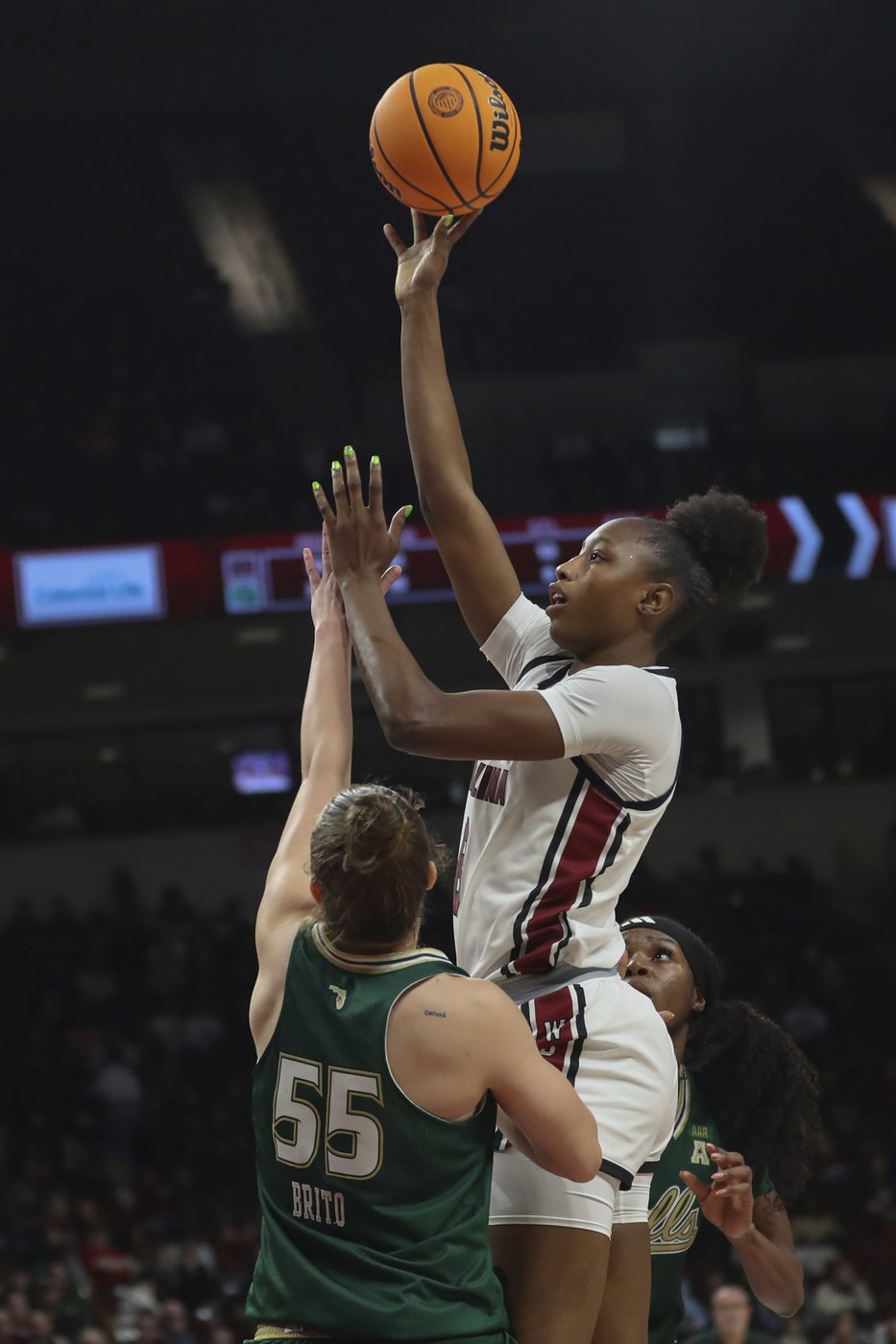 Edwards scores 20 as No. 2 South Carolina wins 64th straight at home, 82-46 over Charleston Southern | iNFOnews.ca