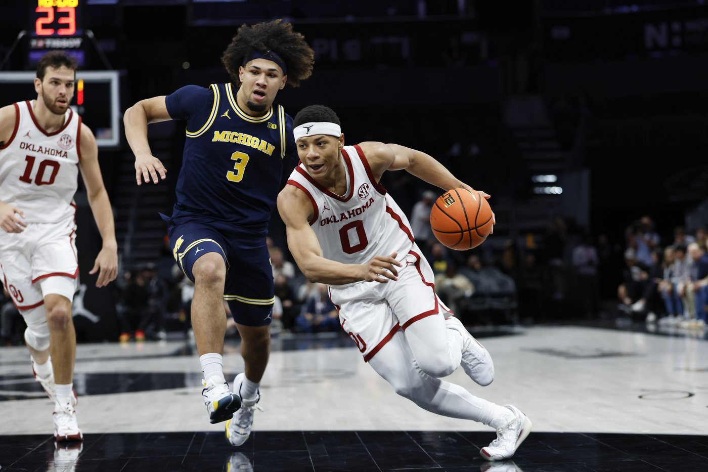No Fears: Sooners guard was 2nd option on winning 4-point play that stunned No. 24 Michigan 87-86 | iNFOnews.ca