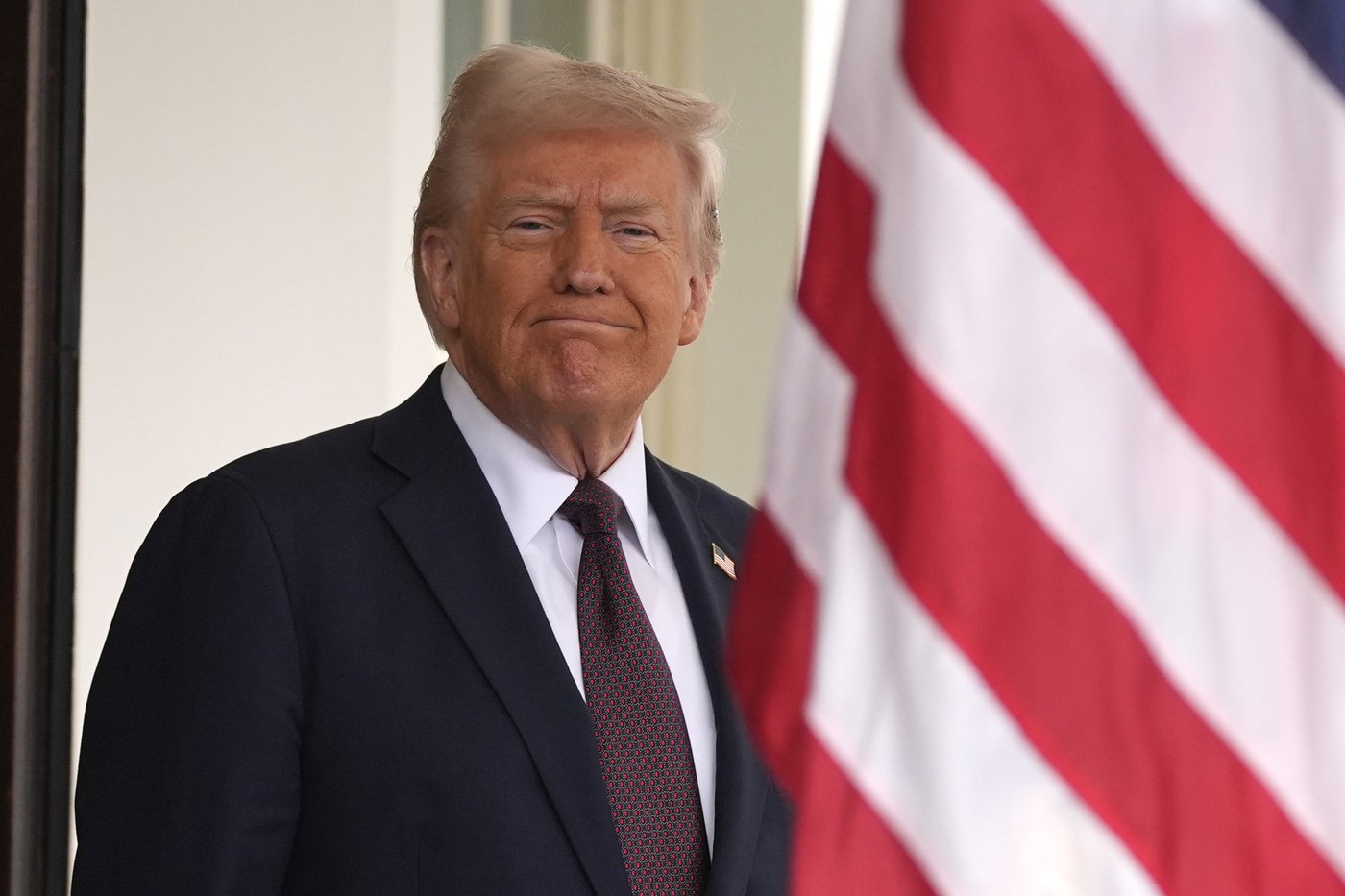 Trump signs order designating English as the official language of the US | iNFOnews.ca Trump signs order designating English as the official language of the US | iNFOnews.ca