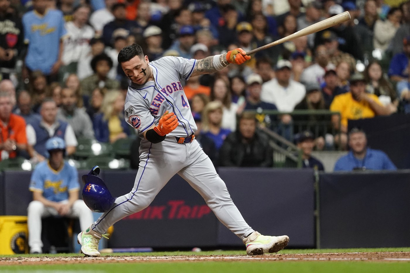 Hoskins' grand slam in 1st inning sparks Brewers to 8-4 victory over Mets | iNFOnews.ca Hoskins' grand slam in 1st inning sparks Brewers to 8-4 victory over Mets | iNFOnews.ca