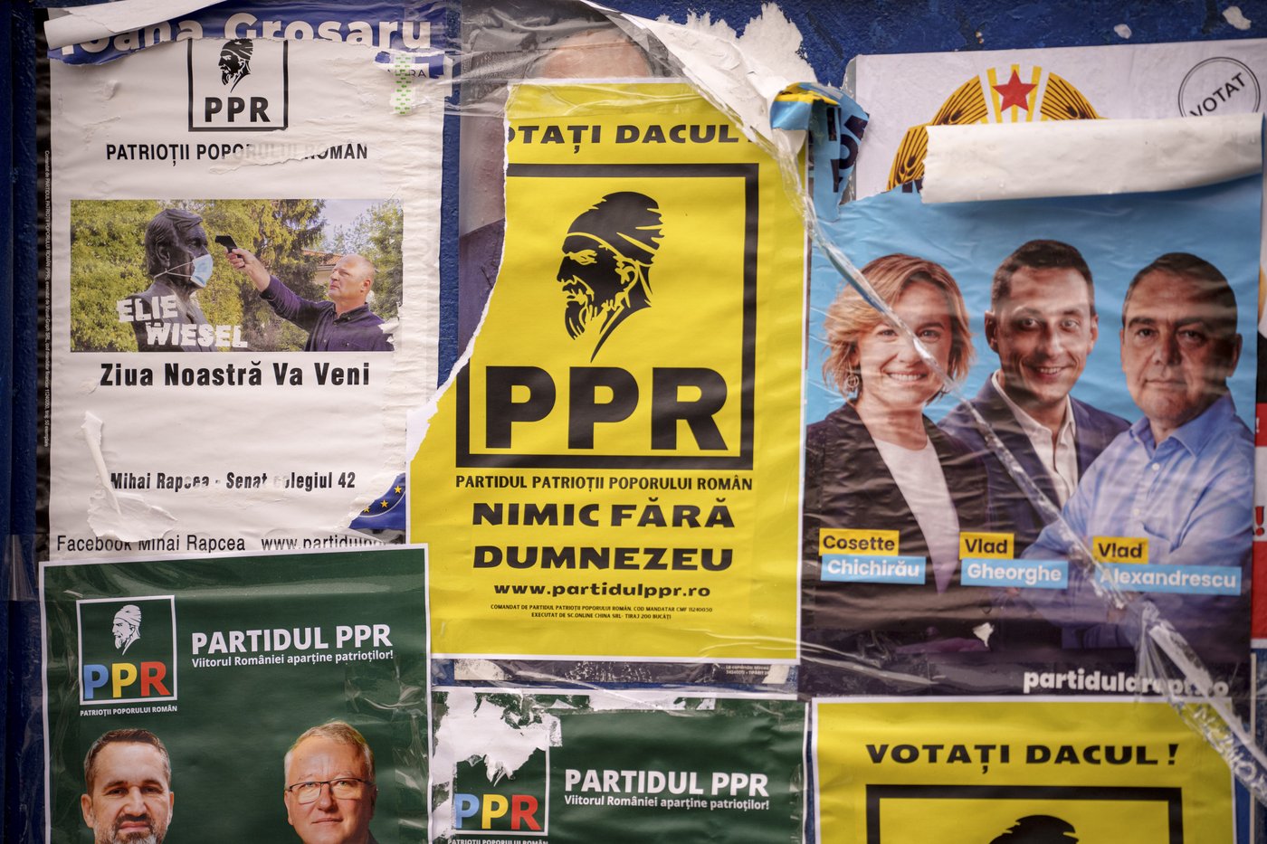 Romanian president nominates incumbent premier to lead a new pro-European coalition government | iNFOnews.ca