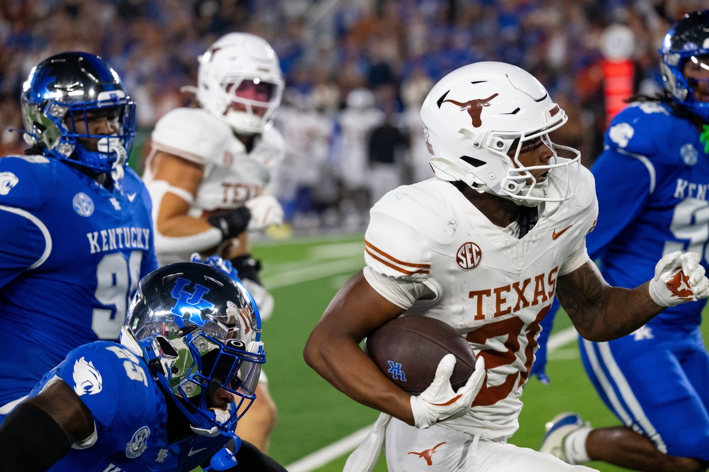 Shipley kicks 45-yard FG in OT to lift No. 21 Texas to 16-13 win at Kentucky | iNFOnews.ca