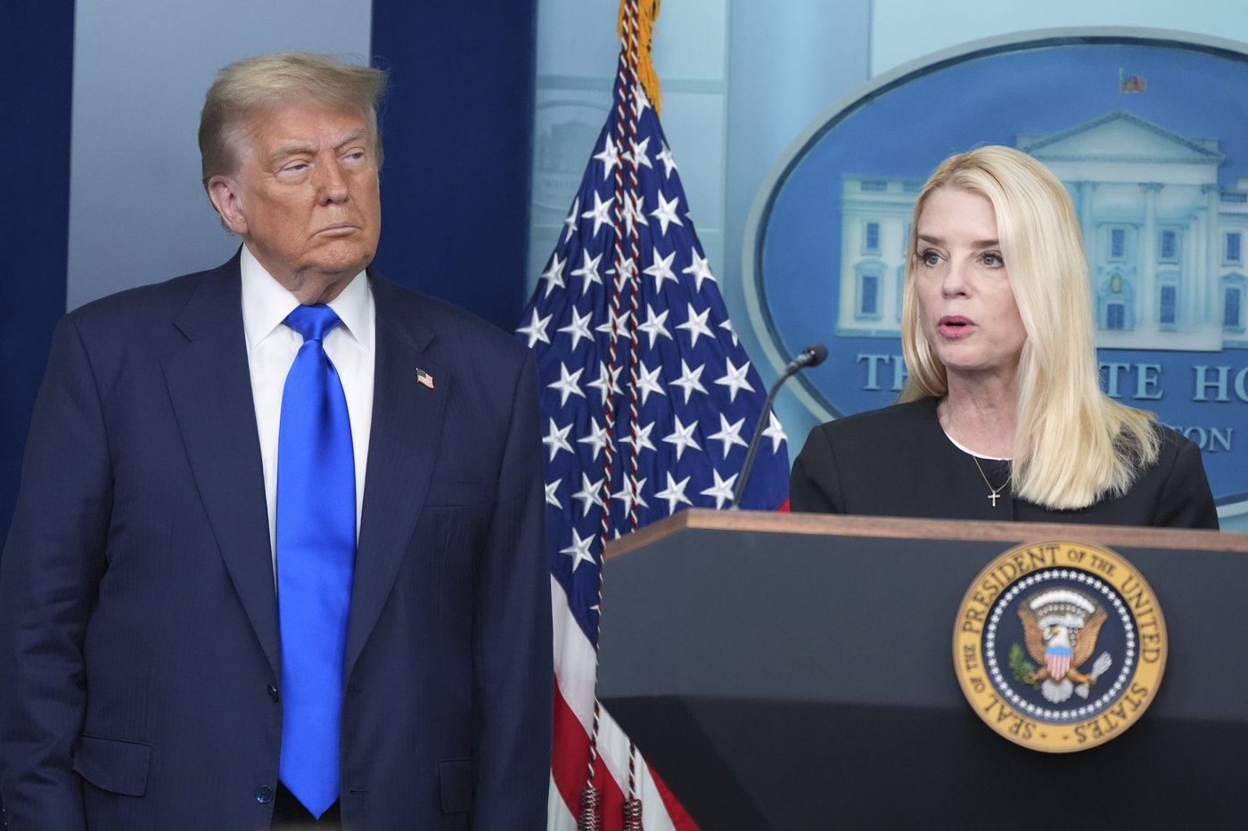Trump mired in Epstein controversy as Wall Street Journal reports on 2003 letter | iNFOnews.ca