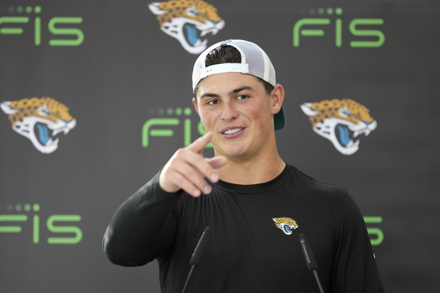 Former rugby star Rees-Zammit 'loving every moment' as he tries to crack Jaguars roster | iNFOnews.ca Former rugby star Rees-Zammit 'loving every moment' as he tries to crack Jaguars roster | iNFOnews.ca