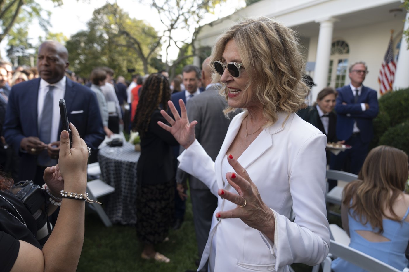 'The West Wing' cast visits the White House for a 25th anniversary party | iNFOnews.ca
