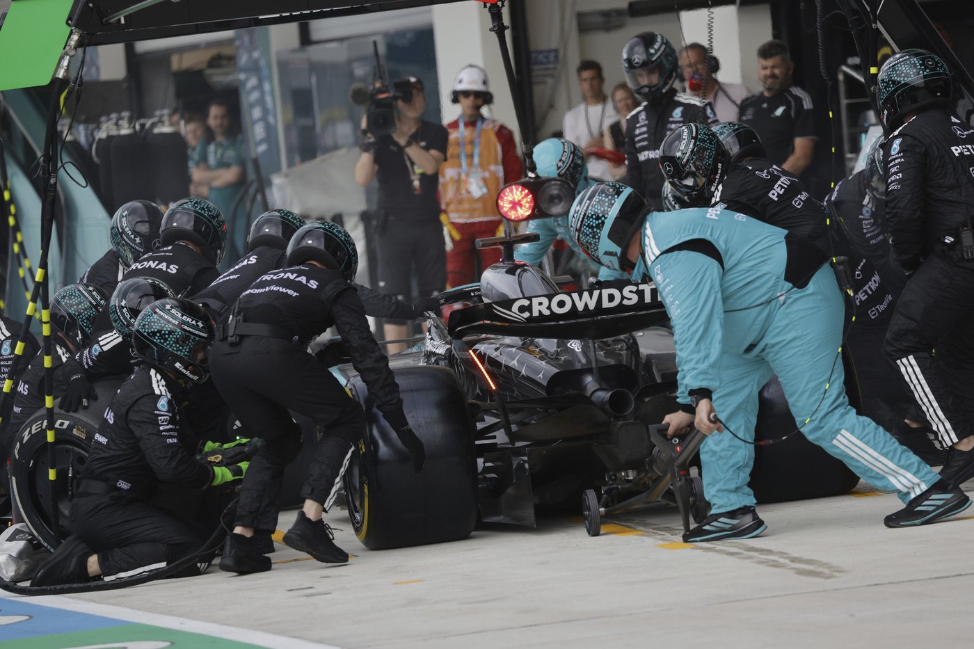 Oscar Piastri wins at Miami for 3rd straight F1 victory, 4th win of season for championship leader | iNFOnews.ca
