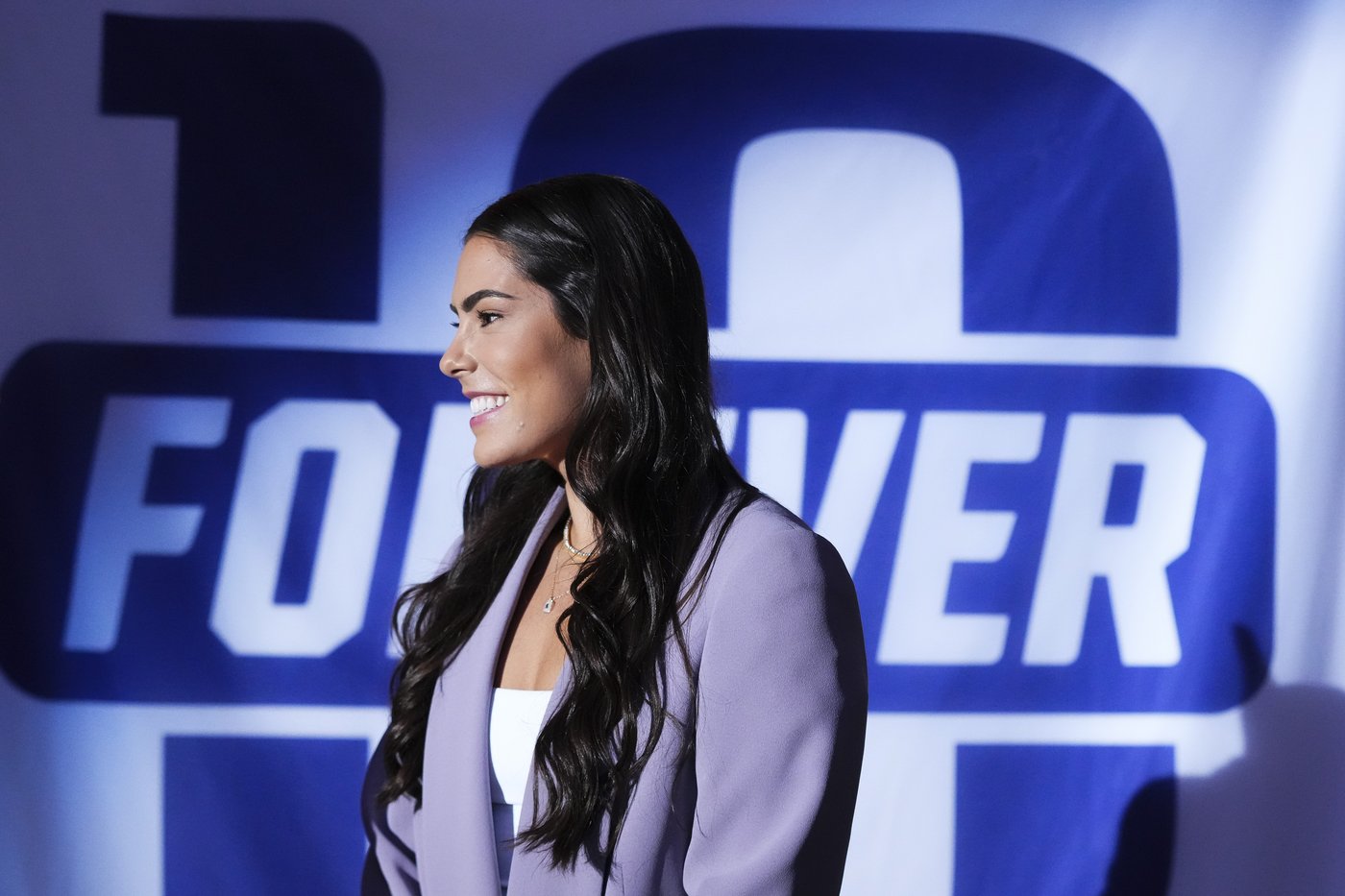 Washington retires its first women's jersey, sending Kelsey Plum's No. 10 to the rafters | iNFOnews.ca