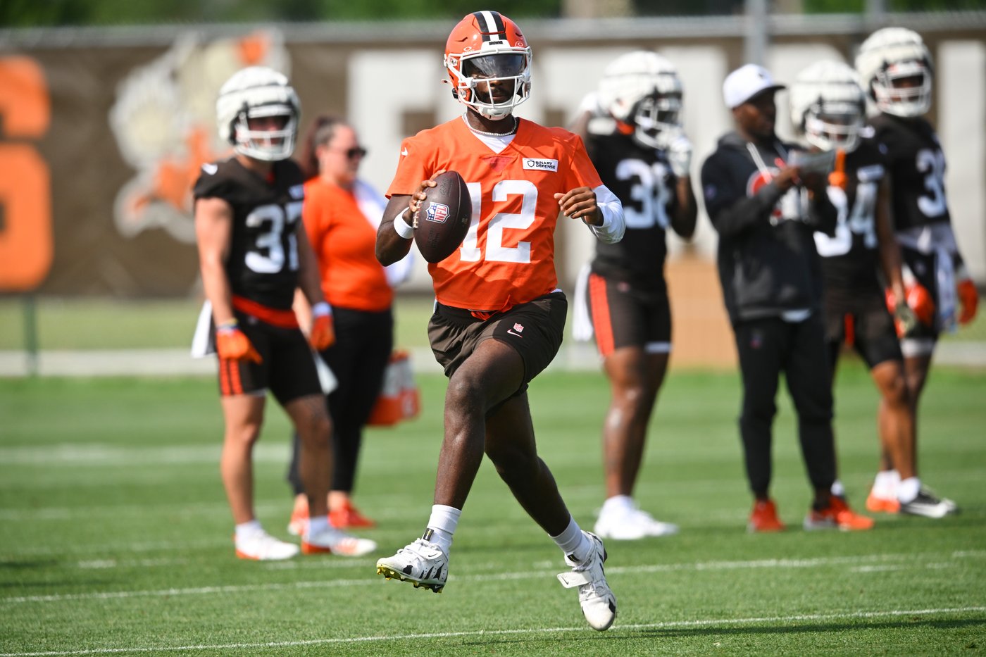 Rookie QB Shedeur Sanders to start in Browns preseason opener against the Panthers | iNFOnews.ca