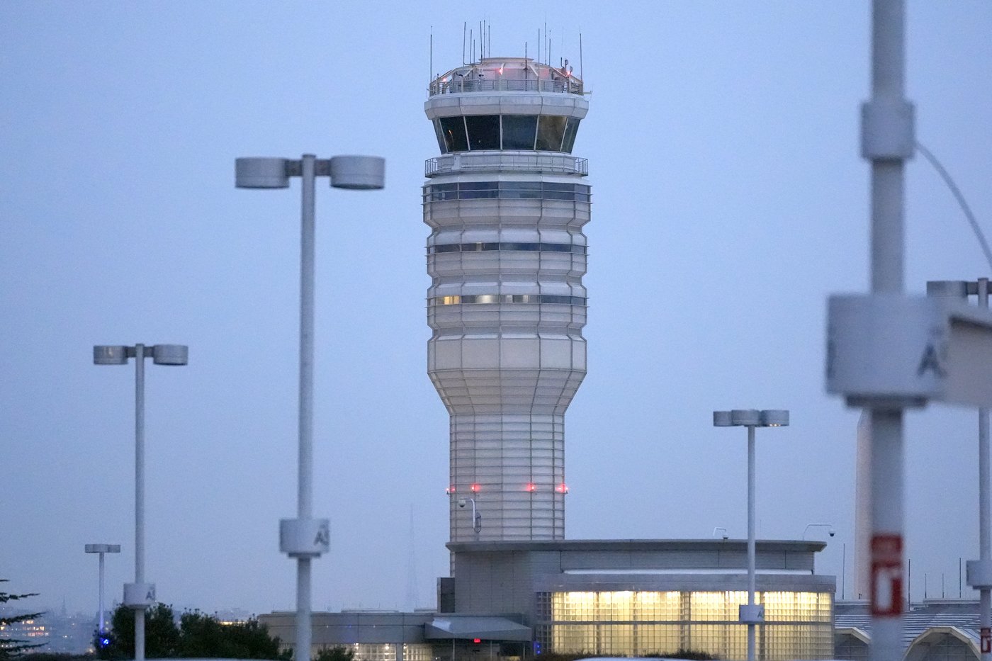 Air traffic controllers were initially offered buyouts and told to consider leaving government | iNFOnews.ca