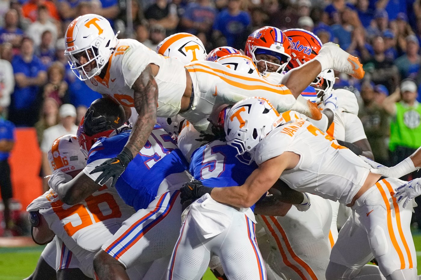 No. 20 Tennessee dominates Florida and wins in the Swamp for the first time since 2003 | iNFOnews.ca