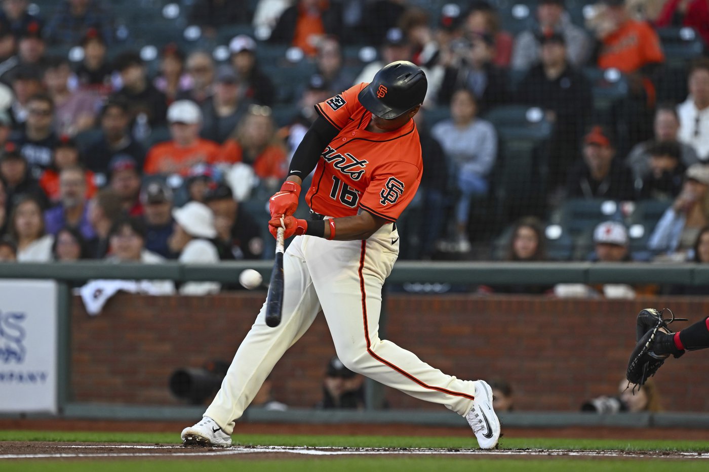 Devers homers early and Giants blank Nationals 5-0 | iNFOnews.ca