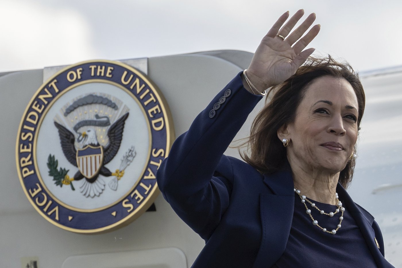 Trump lashes out at Harris and 'The View' co-hosts, as Hurricane Milton makes landfall | iNFOnews.ca Trump lashes out at Harris and 'The View' co-hosts, as Hurricane Milton makes landfall | iNFOnews.ca