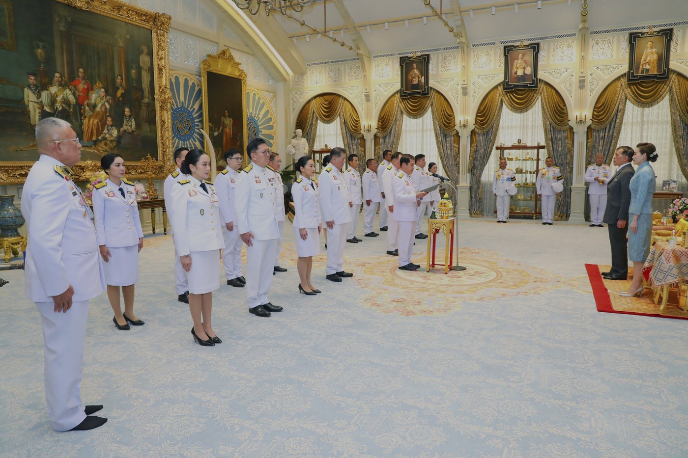 Thailand swears in new Cabinet including suspended prime minister | iNFOnews.ca