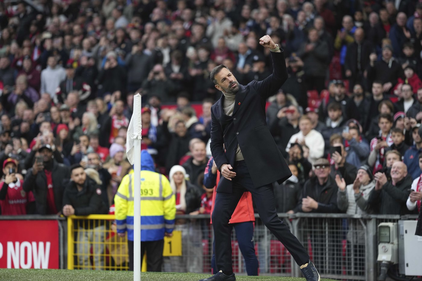 Arsenal's winless run goes on after 1-1 draw with Chelsea and Man United beats Leicester 3-0 | iNFOnews.ca Arsenal's winless run goes on after 1-1 draw with Chelsea and Man United beats Leicester 3-0 | iNFOnews.ca