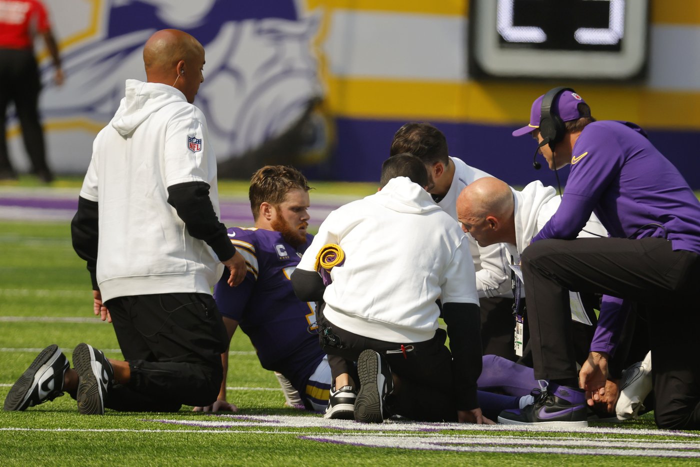 Vikings are relieved Darnold has just a knee bruise and no damage after a late hit | iNFOnews.ca Vikings are relieved Darnold has just a knee bruise and no damage after a late hit | iNFOnews.ca