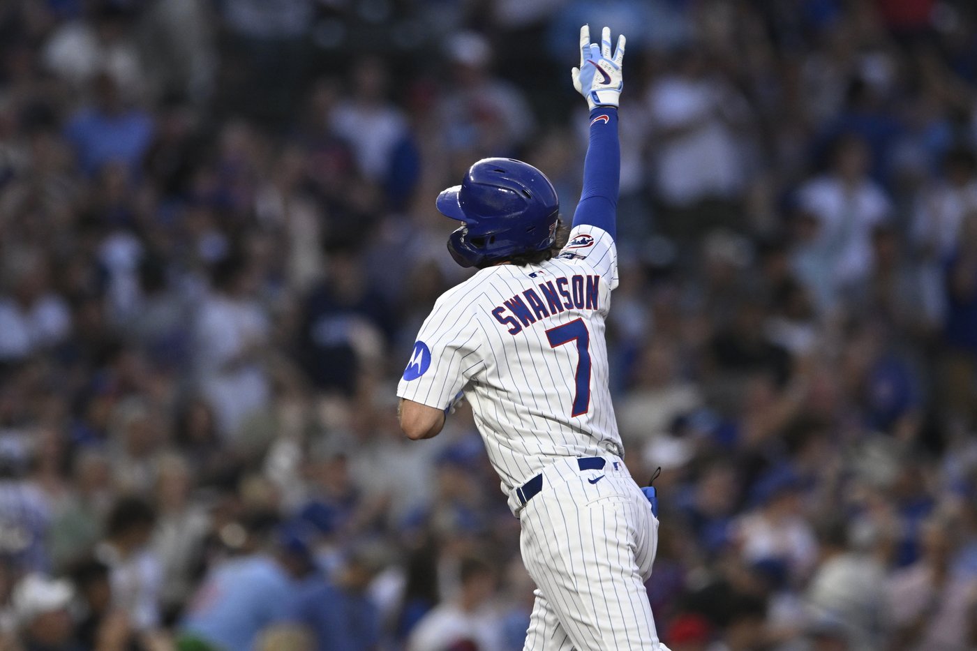 Friedl hits a tiebreaking single in the 7th inning as the Reds edge the Cubs 3-2 | iNFOnews.ca
