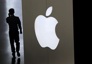Apple unveils smartwatch, mobile payment system in biggest expansion since death of Steve Jobs | iNFOnews.ca CP29814696